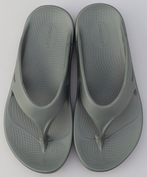 OOFOS（ウーフォス）の「OOFOS/ウーフォス Ooriginal/ウーオリジナル（サンダル・メンズ・ブラック/オリーブ/グレー・8/9/7）」の6枚目の写真