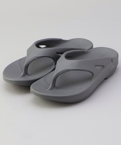 OOFOS（ウーフォス）の「OOFOS/ウーフォス Ooriginal/ウーオリジナル（サンダル・メンズ・ブラック/オリーブ/グレー・8/9/7）」の2枚目の写真