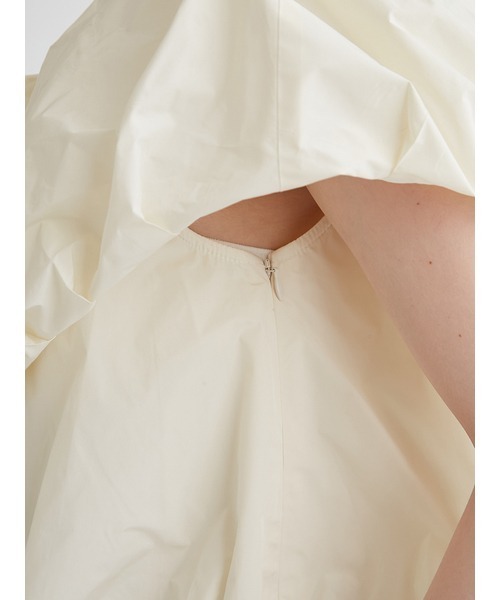 emmi（エミ）の「eco 2wayギャザードッキングブラウス（シャツ/ブラウス・レディース・ブラック/オフホワイト・FREE）」の9枚目の写真