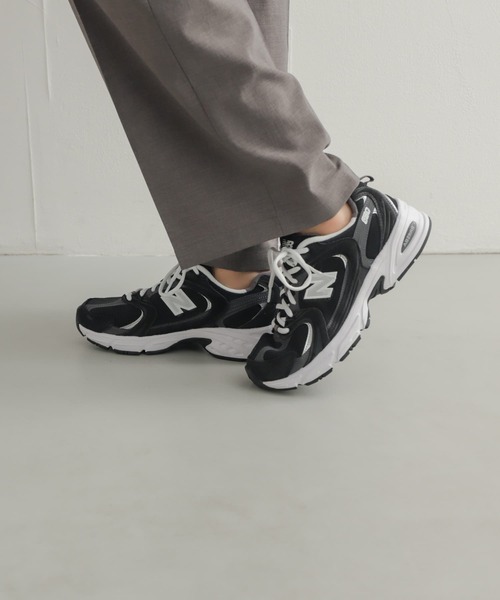 URBAN RESEARCH DOORS（アーバンリサーチドアーズ）の「NEW BALANCE　MR530（スニーカー・レディース・ブラック/グレー・23.5/24/24.5）」の4枚目の写真