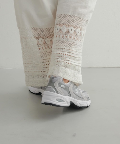 URBAN RESEARCH DOORS（アーバンリサーチドアーズ）の「NEW BALANCE　MR530（スニーカー・レディース・ブラック/グレー・23.5/24/24.5）」の6枚目の写真