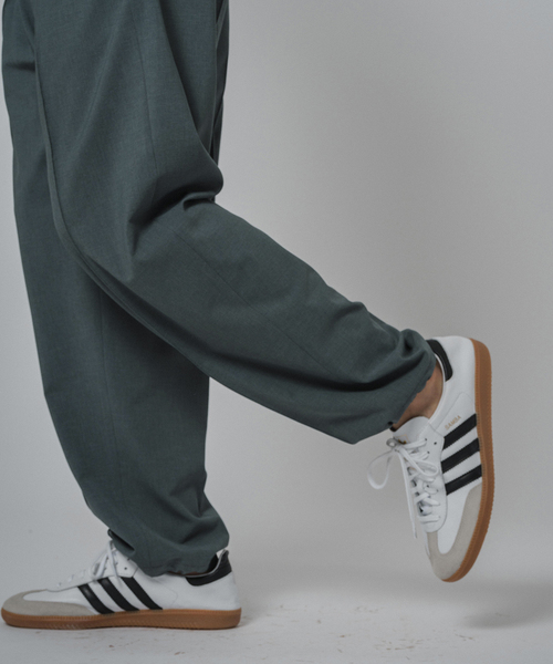 EDIFICE（エディフィス）の「ドライトロピカル バルーンフィットパンツ（スラックス・メンズ・チャコールグレー/サックスブルー/ブラック・SMALL/MEDIUM/LARGE）」の14枚目の写真