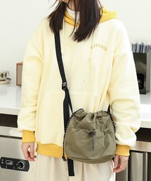 超軽量巾着ショルダーバッグ