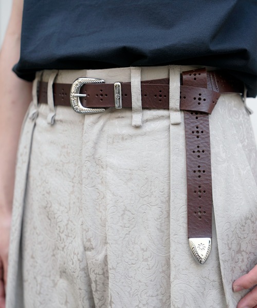 Iroquois（イロコイ）の「IROQUOIS イロコイ / MEDALLION BELT メダリオンレザーベルト 牛革 / 876108（ベルト・メンズ・ベージュ/ダークブラウン/ブラック/ブラック系その他・FREE）」の3枚目の写真