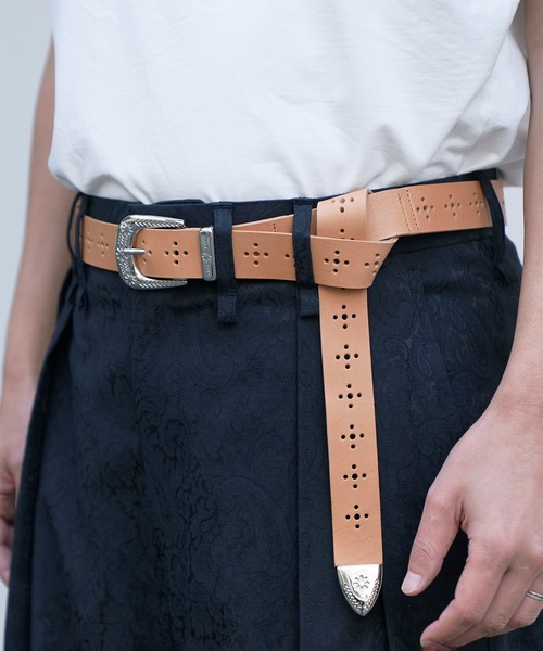 Iroquois（イロコイ）の「IROQUOIS イロコイ / MEDALLION BELT メダリオンレザーベルト 牛革 / 876108（ベルト・メンズ・ベージュ/ダークブラウン/ブラック/ブラック系その他・FREE）」の4枚目の写真