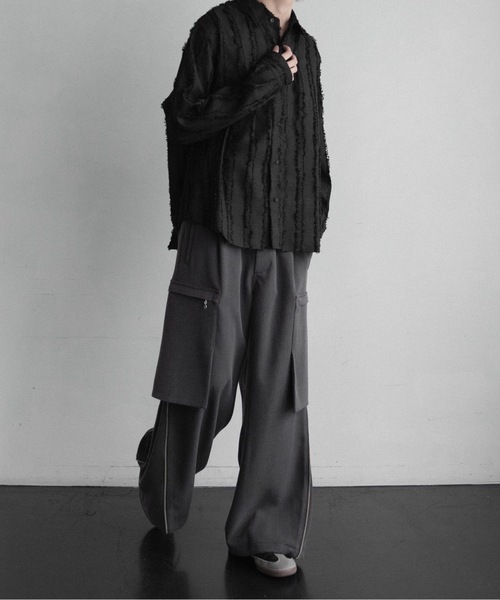 CASPER JOHN（キャスパージョン）の「Various loose shirts -stripe fringe-/バリアスルーズシャツ -ストライプフリンジ-（シャツ/ブラウス・メンズ・レッド/ブラック系その他/カーキ/ブラック/アイボリー・LARGE/MEDIUM/SMALL/X-SMALL）」の14枚目の写真