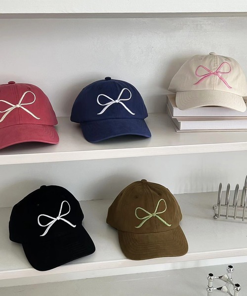 LAFFMO（ラフモ）の「リボン刺繍キャップ（キャップ・レディース・ブラウン/オフホワイト/ブルー/ブラック・F）」の5枚目の写真