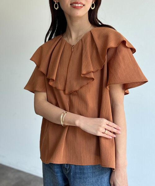 Chez toi（シェトワ）の「【大人かわいいが叶う】ネックフリルブラウス（シャツ/ブラウス・レディース・オレンジ/サックスブルー/ブラック/オフホワイト・FREE）」の10枚目の写真