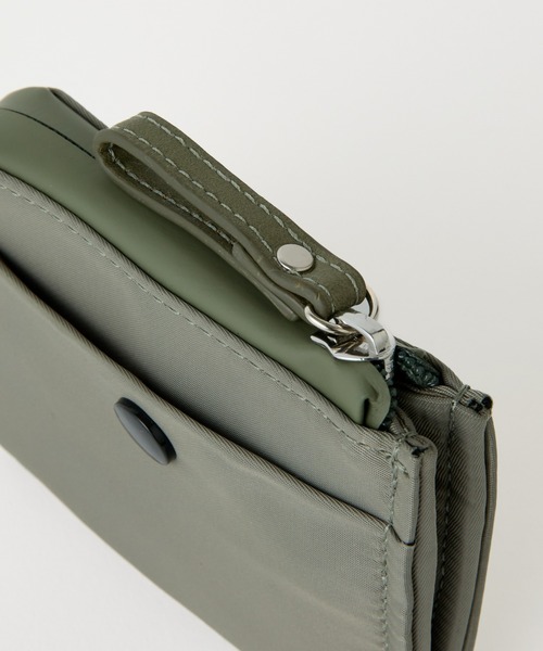 COLONY 2139（コロニートゥーワンスリーナイン）の「撥水ナイロン財布（財布・メンズ・ブラック/グレイッシュベージュ/グレー・FREE）」の6枚目の写真