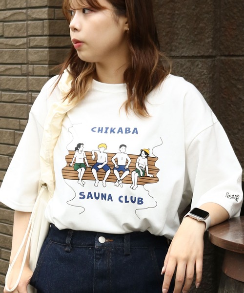 CHIKABA(チカバ)の「【CHIKABA SAUNA CLUB】 バックプリント サウナ 半袖 Tシャツ(Tシャツ/カットソー・メンズ・ホワイト系/ブラック/オートミール/ブラック系/ネイビー/ホワイト/ネイビー系/アイボリー系・LARGE/MEDIUM/X-LARGE)」の2枚目の写真
