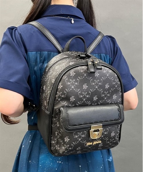 axesfemme 薔薇モチーフプリントリュック 黒 axes femme（アクシーズファム）の「薔薇モチーフプリント