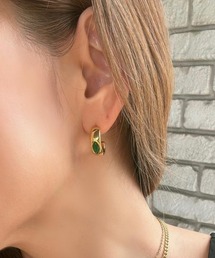 emouv by est（エモーヴバイエスト）の「エメラルドグリーンフープピアス（ピアス（両耳用））」