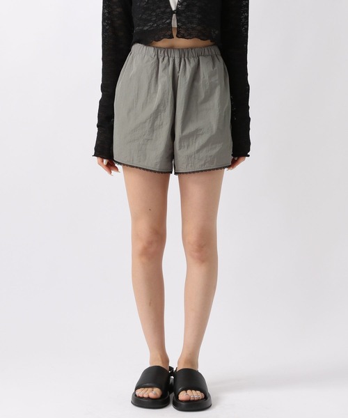 FOREVER 21（フォーエバー トゥエンティーワン）の「【2024SS】裾レーストラックショートパンツ（その他パンツ・レディース・グレー/ピンク・FREE）」の17枚目の写真