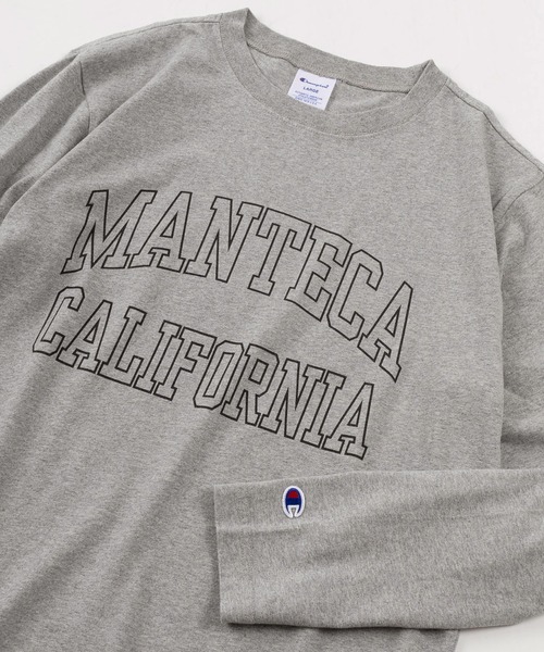 Champion(チャンピオン)の「【Champion/チャンピオン】UNION SPRINGS NY&MANTECA CALIFORNIA カレッジロゴプリント メンズベーシック ロングスリーブTシャツ/長袖Tシャツ(Tシャツ/カットソー・メンズ・グレー/ダークグリーン/オフホワイト/ホワイト/スミクロ/ネイビー・M/L/XL)」の4枚目の写真