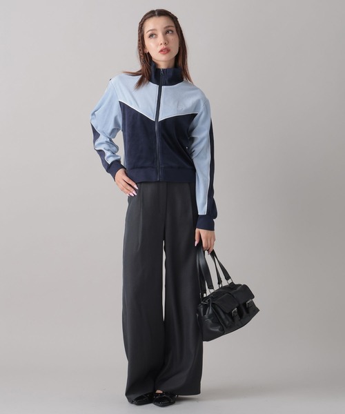 FOREVER 21（フォーエバー トゥエンティーワン）の「【2024FW】トラックベロアジャケット（ブルゾン・レディース・ブラック/ナチュラル/ブルー・FREE）」の6枚目の写真