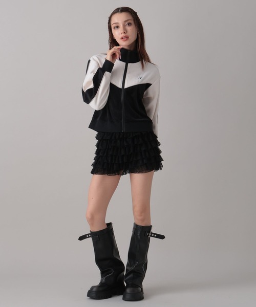 FOREVER 21（フォーエバー トゥエンティーワン）の「【2024FW】トラックベロアジャケット（ブルゾン・レディース・ブラック/ナチュラル/ブルー・FREE）」の15枚目の写真