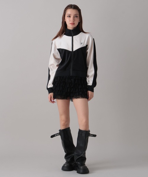 FOREVER 21（フォーエバー トゥエンティーワン）の「【2024FW】トラックベロアジャケット（ブルゾン・レディース・ブラック/ナチュラル/ブルー・FREE）」の16枚目の写真