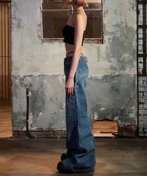 I FEEL LUCKY（アイフィールラッキー）の「韓国ブランド I FEEL LUCKY アイフィールラッキー Wide flare placket pants ワイドフレアプラケットパンツ フレアデニムパンツ ブーツカットデニム ジーパン ジーンズ 韓国ファッション 韓国 ストリート ストリートファッション（デニムパンツ・メンズ・ブラック/ブルー・M/S）」の11枚目の写真