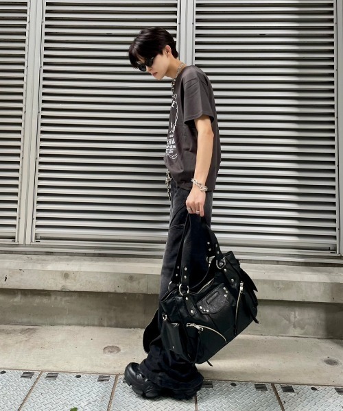 I FEEL LUCKY（アイフィールラッキー）の「韓国ブランド I FEEL LUCKY アイフィールラッキー Wide flare placket pants ワイドフレアプラケットパンツ フレアデニムパンツ ブーツカットデニム ジーパン ジーンズ 韓国ファッション 韓国 ストリート ストリートファッション（デニムパンツ・メンズ・ブラック/ブルー・M/S）」の17枚目の写真