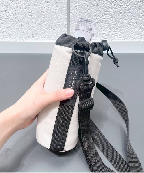 LAKOLE(ラコレ)の「保冷ボトルホルダー / 150565(水筒・レディース・ブラック/ベージュ/カーキ・FREE)」の1枚目の写真