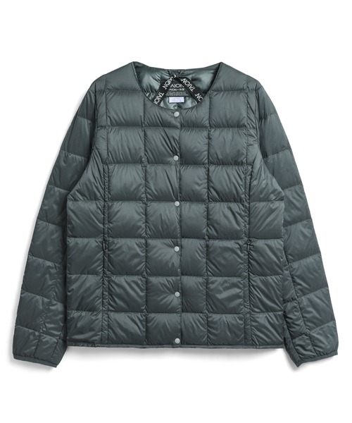 TAION(タイオン)の「【TAION(タイオン)】〈ウィメンズ〉ベーシック クルーネックボタン インナーダウンジャケット(ダウンジャケット/コート・レディース・ネイビー/オレンジ/オフホワイト/ネイビー系6/カーキ/チャコールグレー/ミント/サンドベージュ/ライトグレー/グレー/ダークネイビー/ブラック/チョコ/モカ/チャコール/オリーブ/ベージュ/レオパード/レモンイエロー/ダークオリーブ/キャメル/ダークグリーン/ベージュ系5・XL/L/2XL/M/S)」の3枚目の写真