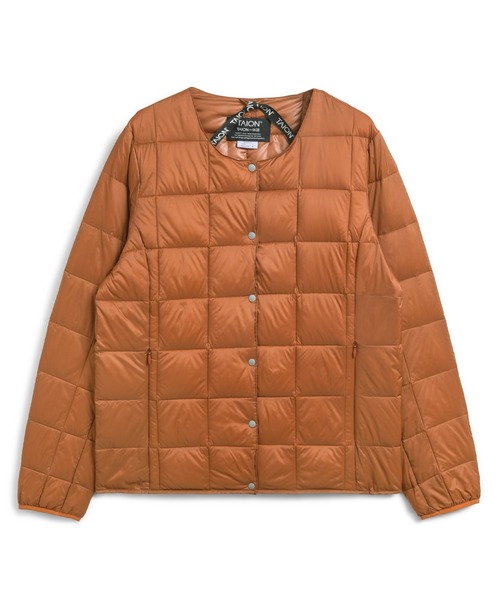 TAION(タイオン)の「【TAION(タイオン)】〈ウィメンズ〉ベーシック クルーネックボタン インナーダウンジャケット(ダウンジャケット/コート・レディース・ネイビー/オレンジ/オフホワイト/ネイビー系6/カーキ/チャコールグレー/ミント/サンドベージュ/ライトグレー/グレー/ダークネイビー/ブラック/チョコ/モカ/チャコール/オリーブ/ベージュ/レオパード/レモンイエロー/ダークオリーブ/キャメル/ダークグリーン/ベージュ系5・XL/L/2XL/M/S)」の22枚目の写真