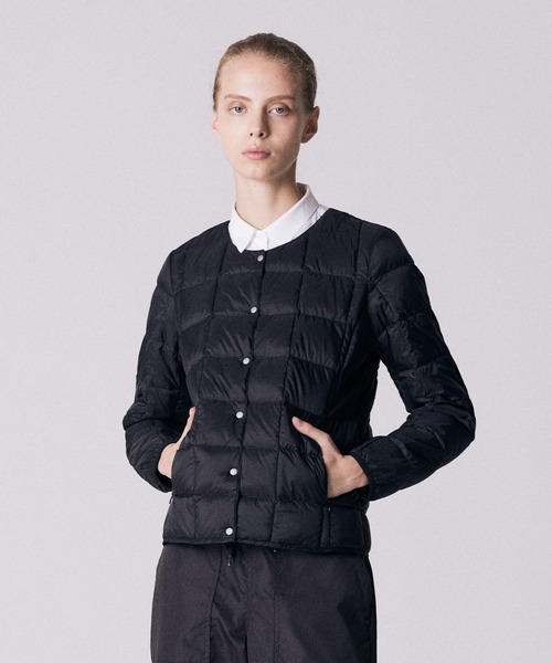 TAION(タイオン)の「【TAION(タイオン)】〈ウィメンズ〉ベーシック クルーネックボタン インナーダウンジャケット(ダウンジャケット/コート・レディース・ネイビー/オレンジ/オフホワイト/ネイビー系6/カーキ/チャコールグレー/ミント/サンドベージュ/ライトグレー/グレー/ダークネイビー/ブラック/チョコ/モカ/チャコール/オリーブ/ベージュ/レオパード/レモンイエロー/ダークオリーブ/キャメル/ダークグリーン/ベージュ系5・XL/L/2XL/M/S)」の1枚目の写真