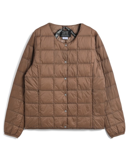 TAION(タイオン)の「【TAION(タイオン)】〈ウィメンズ〉ベーシック クルーネックボタン インナーダウンジャケット(ダウンジャケット/コート・レディース・ネイビー/オレンジ/オフホワイト/ネイビー系6/カーキ/チャコールグレー/ミント/サンドベージュ/ライトグレー/グレー/ダークネイビー/ブラック/チョコ/モカ/チャコール/オリーブ/ベージュ/レオパード/レモンイエロー/ダークオリーブ/キャメル/ダークグリーン/ベージュ系5・XL/L/2XL/M/S)」の7枚目の写真