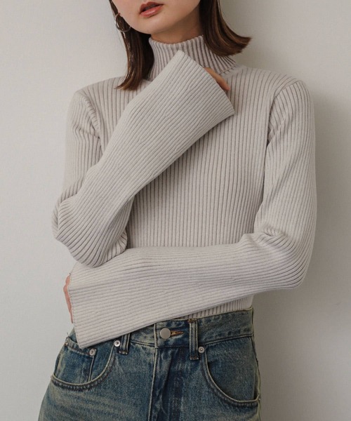 SENSE OF PLACE by URBAN RESEARCH(センスオブプレイスバイアーバンリサーチ)の「フレアスリーブリブタートルセーター(ニット/セーター・レディース・ホワイト系その他/ブルー系その他/グレー系その他/イエロー系その他/レッド・ONE)」の2枚目の写真