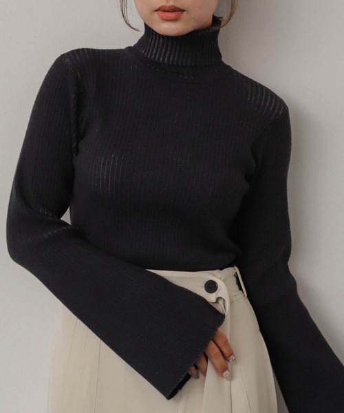 SENSE OF PLACE by URBAN RESEARCH(センスオブプレイスバイアーバンリサーチ)の「フレアスリーブリブタートルセーター(ニット/セーター・レディース・ホワイト系その他/ブルー系その他/グレー系その他/イエロー系その他/レッド・ONE)」の4枚目の写真