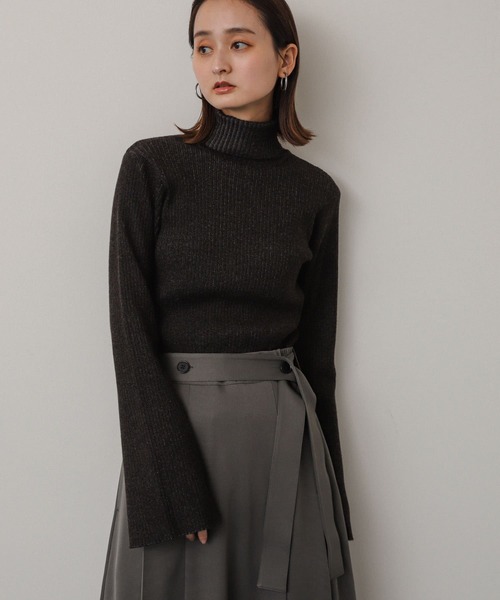 SENSE OF PLACE by URBAN RESEARCH(センスオブプレイスバイアーバンリサーチ)の「フレアスリーブリブタートルセーター(ニット/セーター・レディース・ホワイト系その他/ブルー系その他/グレー系その他/イエロー系その他/レッド・ONE)」の6枚目の写真