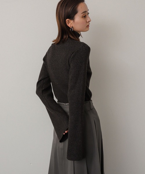 SENSE OF PLACE by URBAN RESEARCH(センスオブプレイスバイアーバンリサーチ)の「フレアスリーブリブタートルセーター(ニット/セーター・レディース・ホワイト系その他/ブルー系その他/グレー系その他/イエロー系その他/レッド・ONE)」の8枚目の写真