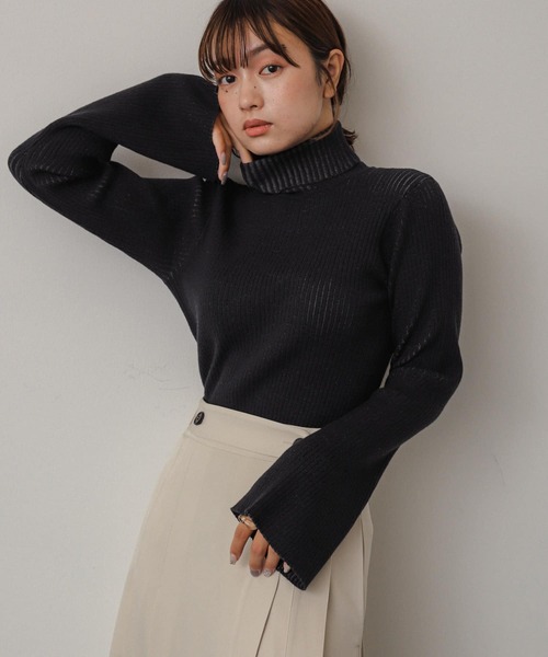 SENSE OF PLACE by URBAN RESEARCH(センスオブプレイスバイアーバンリサーチ)の「フレアスリーブリブタートルセーター(ニット/セーター・レディース・ホワイト系その他/ブルー系その他/グレー系その他/イエロー系その他/レッド・ONE)」の12枚目の写真