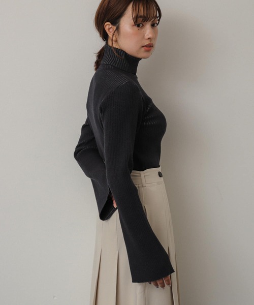 SENSE OF PLACE by URBAN RESEARCH(センスオブプレイスバイアーバンリサーチ)の「フレアスリーブリブタートルセーター(ニット/セーター・レディース・ホワイト系その他/ブルー系その他/グレー系その他/イエロー系その他/レッド・ONE)」の14枚目の写真