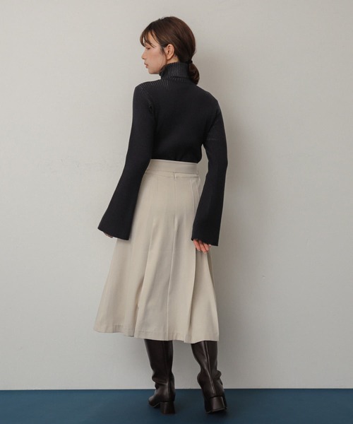 SENSE OF PLACE by URBAN RESEARCH(センスオブプレイスバイアーバンリサーチ)の「フレアスリーブリブタートルセーター(ニット/セーター・レディース・ホワイト系その他/ブルー系その他/グレー系その他/イエロー系その他/レッド・ONE)」の16枚目の写真