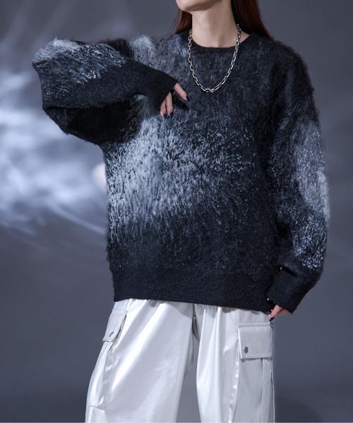 Ellno Loset(エルノロゼット)の「ウールブレンドニュアンスシャギーニット(ニット/セーター・メンズ・ブラック/グレー/ブルー・SMALL/MEDIUM/LARGE)」の4枚目の写真