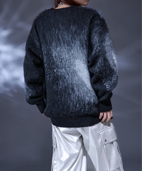 Ellno Loset(エルノロゼット)の「ウールブレンドニュアンスシャギーニット(ニット/セーター・メンズ・ブラック/グレー/ブルー・SMALL/MEDIUM/LARGE)」の8枚目の写真