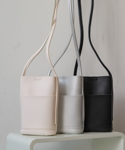 Bou Jeloud（ブージュルード）の「シンプルコンパクトショルダーバッグ（ショルダーバッグ・レディース・アイボリー/ブラック/シルバー・ONESIZE）」の19枚目の写真