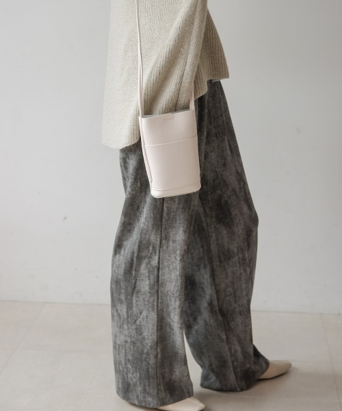 Bou Jeloud（ブージュルード）の「シンプルコンパクトショルダーバッグ（ショルダーバッグ・レディース・アイボリー/ブラック/シルバー・ONESIZE）」の5枚目の写真