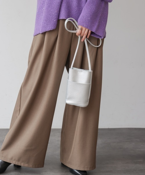 Bou Jeloud（ブージュルード）の「シンプルコンパクトショルダーバッグ（ショルダーバッグ・レディース・アイボリー/ブラック/シルバー・ONESIZE）」の14枚目の写真