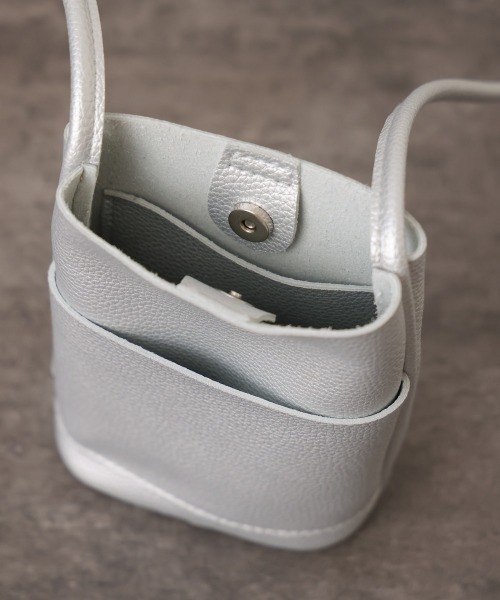 Bou Jeloud（ブージュルード）の「シンプルコンパクトショルダーバッグ（ショルダーバッグ・レディース・アイボリー/ブラック/シルバー・ONESIZE）」の16枚目の写真