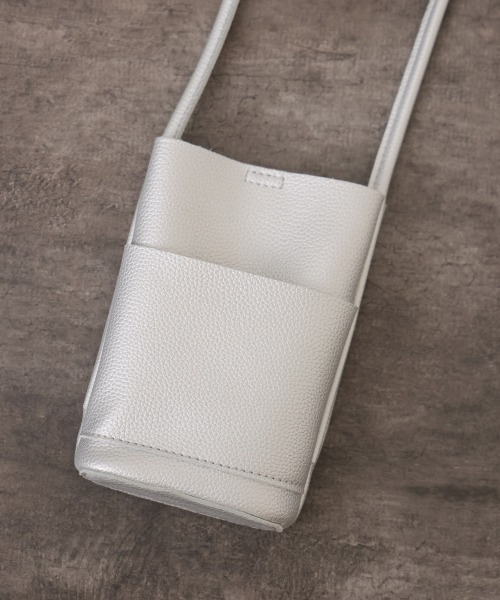 Bou Jeloud（ブージュルード）の「シンプルコンパクトショルダーバッグ（ショルダーバッグ・レディース・アイボリー/ブラック/シルバー・ONESIZE）」の17枚目の写真
