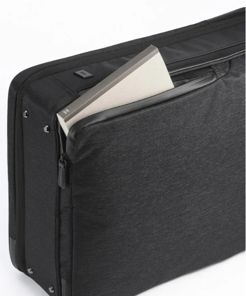 ace.(エース)の「【ace. GENE/エースジーン】 ガジェタブル ヘザー2 スクエアリュック 19L(23L)(バックパック/リュック・メンズ・ブラック・FREE)」の14枚目の写真