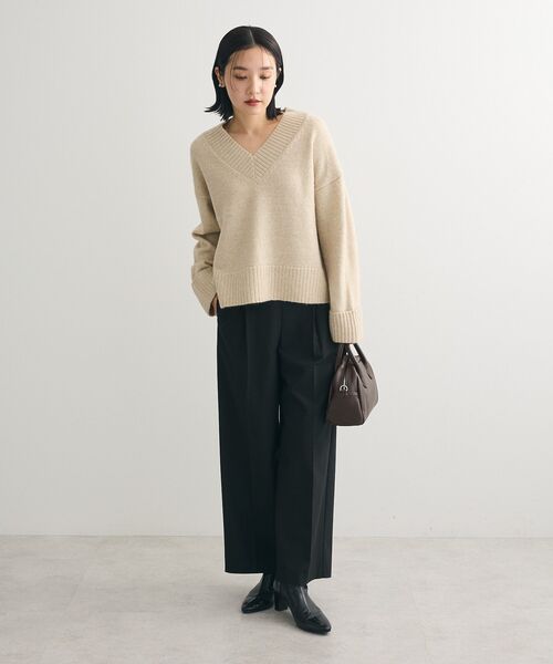 Green　Parks（グリーンパークス）の「あったかきれシル ワイドストレートパンツ（スラックス・レディース・ブラック/グレイッシュベージュ・M/L）」の8枚目の写真