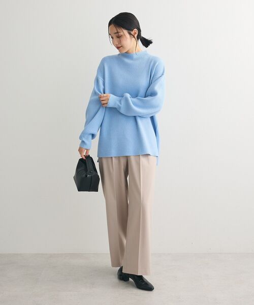 Green　Parks（グリーンパークス）の「あったかきれシル ワイドストレートパンツ（スラックス・レディース・ブラック/グレイッシュベージュ・M/L）」の5枚目の写真