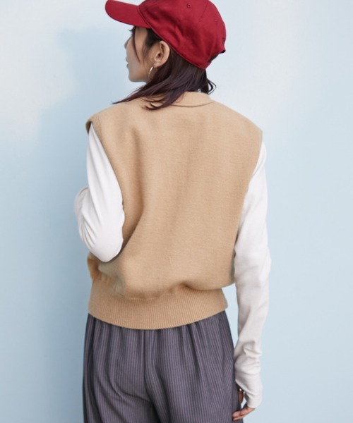 Auntie Rosa Holiday（アンティローザホリデー）の「Vネックジップアップニットベスト（ベスト・レディース・ベージュ/グレー/ブラック・FREE）」の11枚目の写真