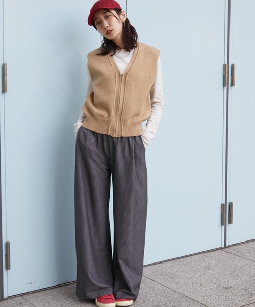 Auntie Rosa Holiday（アンティローザホリデー）の「Vネックジップアップニットベスト（ベスト・レディース・ベージュ/グレー/ブラック・FREE）」の12枚目の写真