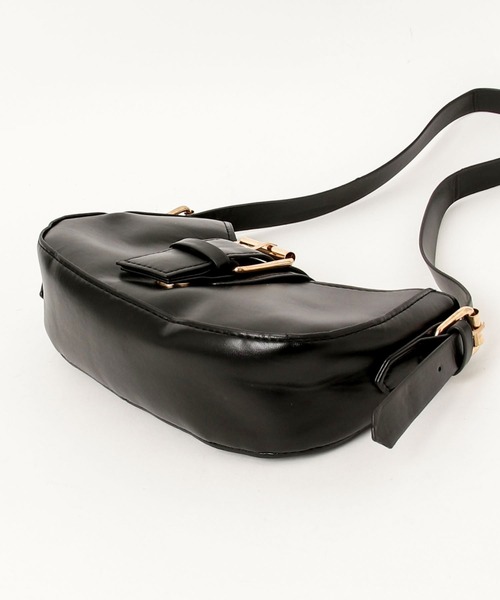 folka（フォルカ）の「3-11E99 センターベルト PUレザー バックル 大きめ金具 ハンドバッグ（ハンドバッグ・レディース・ブラック・ONESIZE）」の7枚目の写真