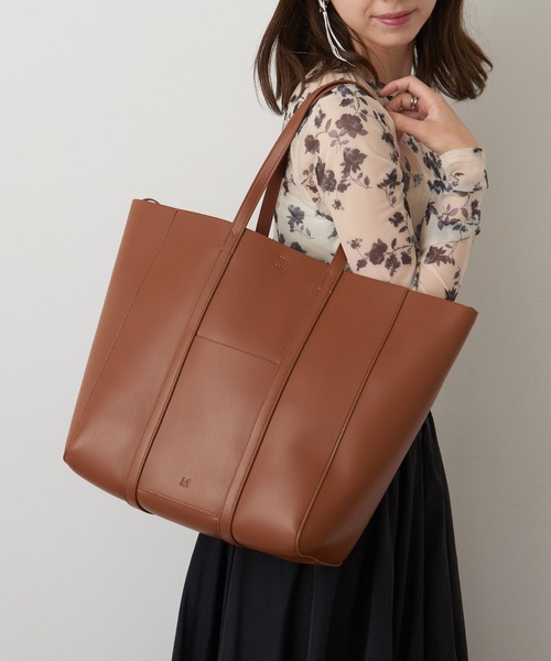 ＆MyuQ（アンドミューク）の「【＆MyuQ】HOLLY トートバッグ A4サイズ収納可能（トートバッグ・レディース・ブラック/キャメル・FREE）」の4枚目の写真