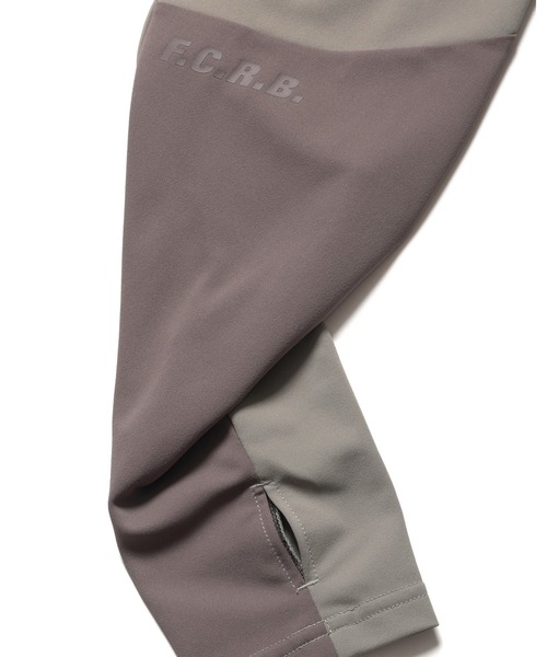 F.C.Real Bristol(エフシーレアルブリストル)の「STREAM LINE L/S TOP(Tシャツ/カットソー・メンズ・ライトブラウン/オフホワイト/ブラック・X-LARGE/LARGE/MEDIUM/SMALL)」の11枚目の写真